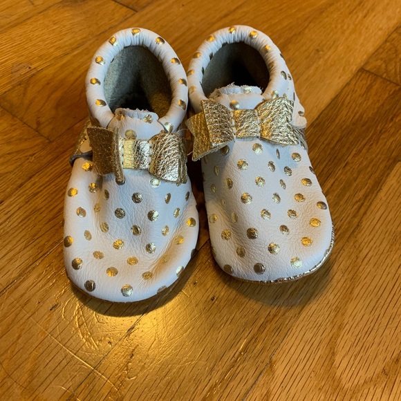 ❤️Freshly Picked Heirloom Cream and Gold - Picture 1 of 5